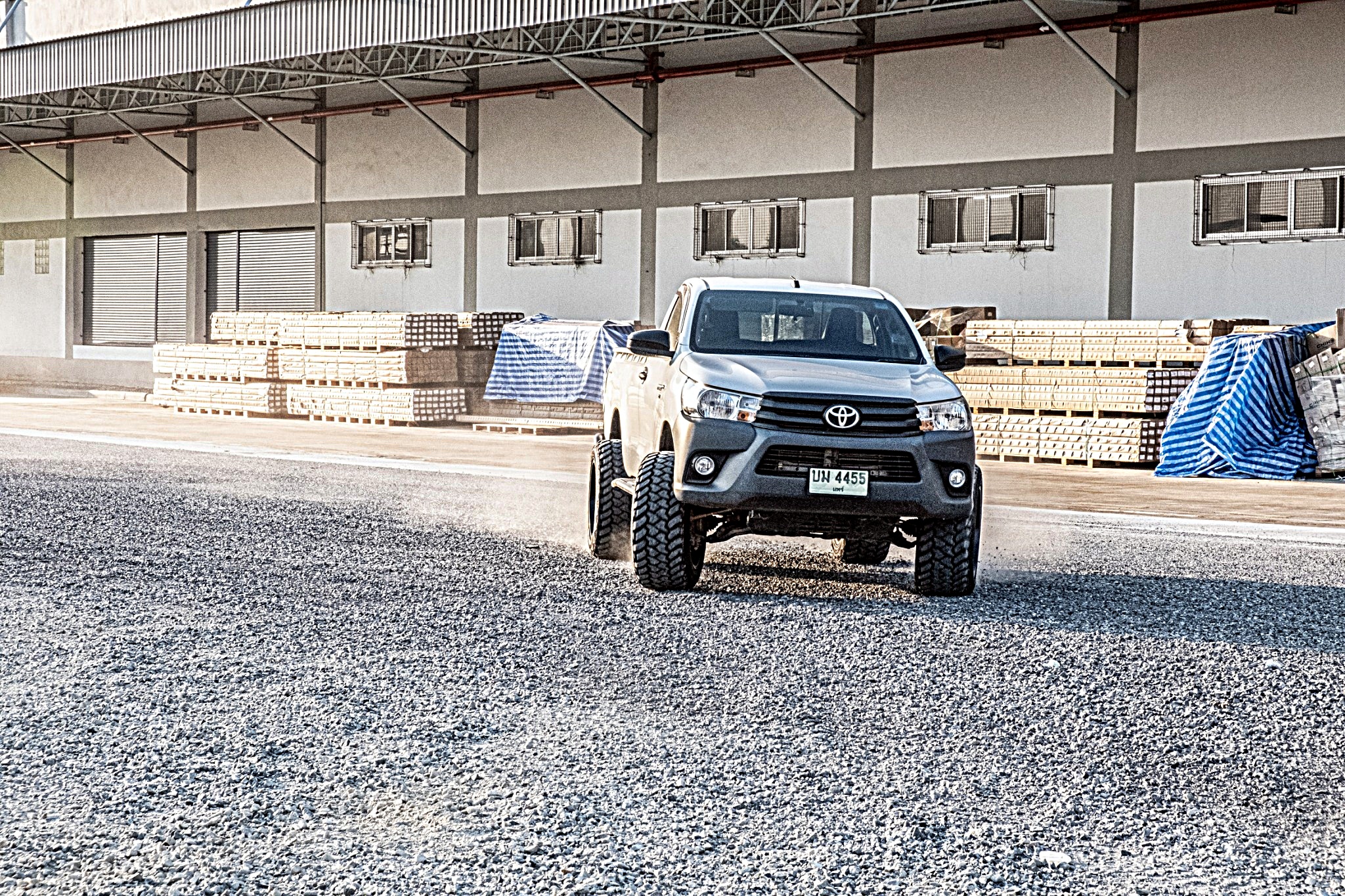 REVO หัวเดียว จองคิวจากแพร่ ทำทรงเมกาที่ STEP9