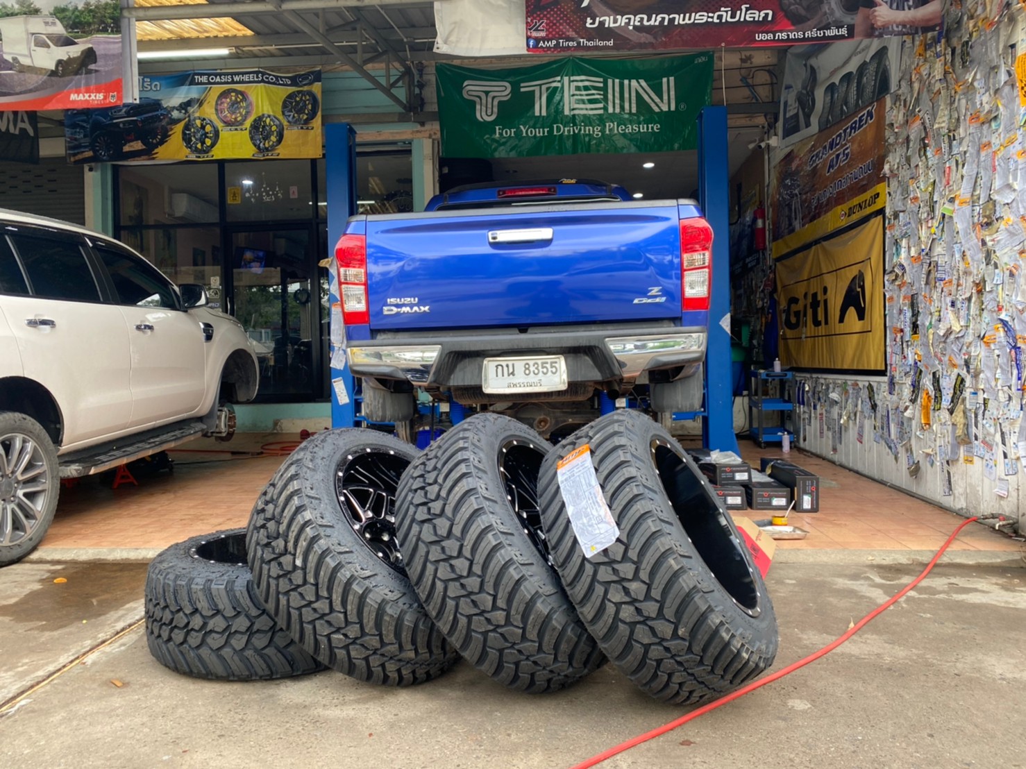 D-MAX มาจากสุพรรณบุรี จัดทรงเมกาที่ STEP9