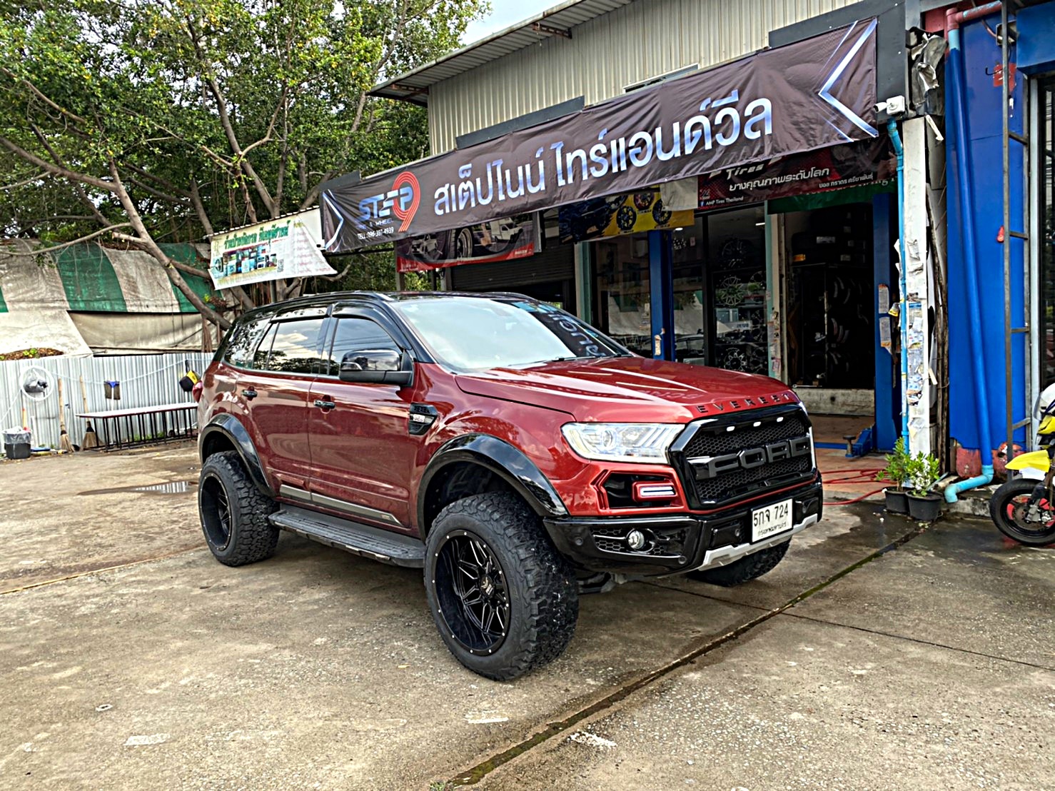 FORD EVEREST จัดทรงเมกาที่ STEP9