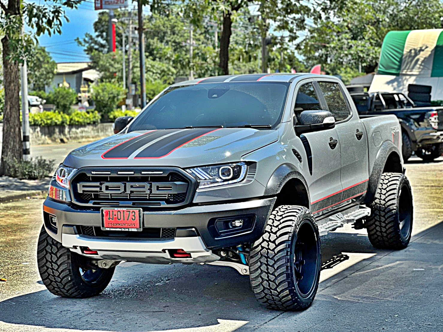 FORD RAPTOR ทรงเมกา่ ล้อ HOSTILE H113