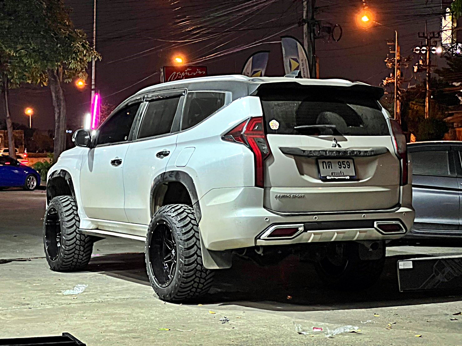 PAJERO SPORT ทรงเมกา ที่ STEP9