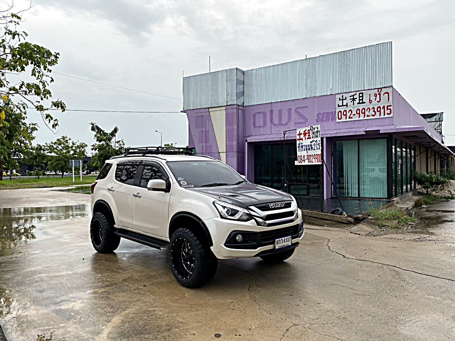 MU-X ทรงเมกา หล่อที่ STEP9