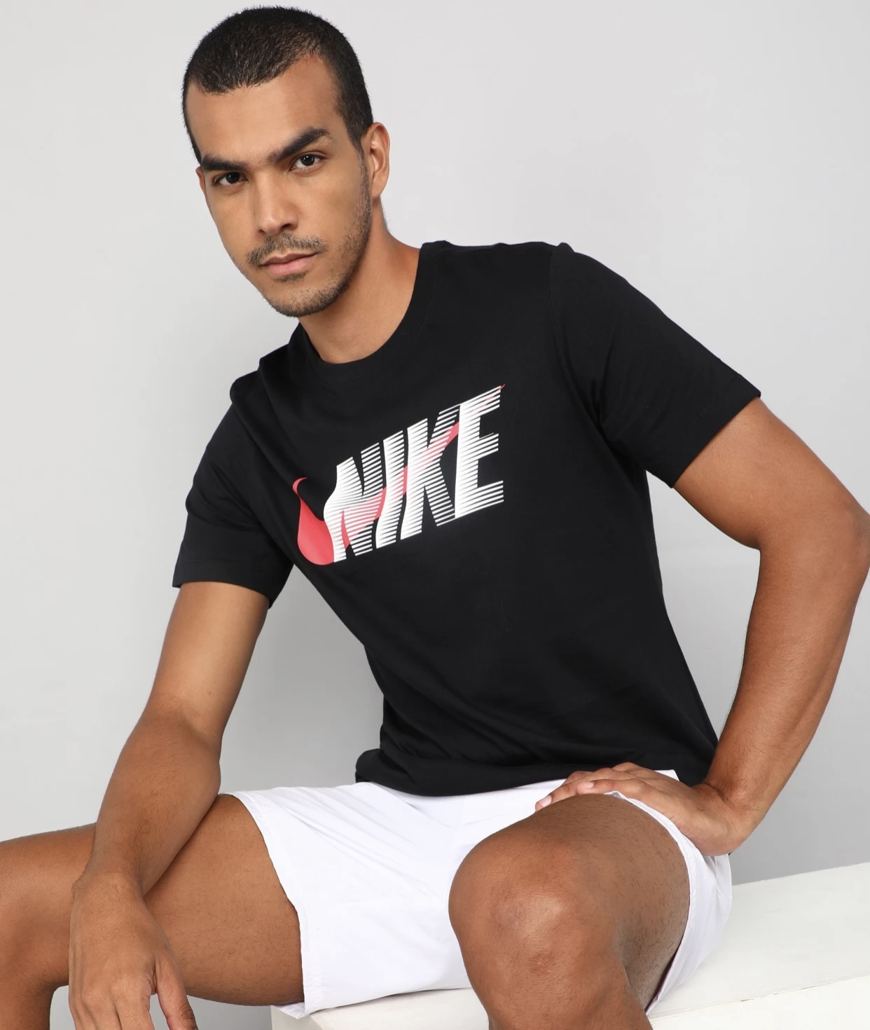 เสื้อ Nike Graphic Hi-Light Sportswear Tee (L)