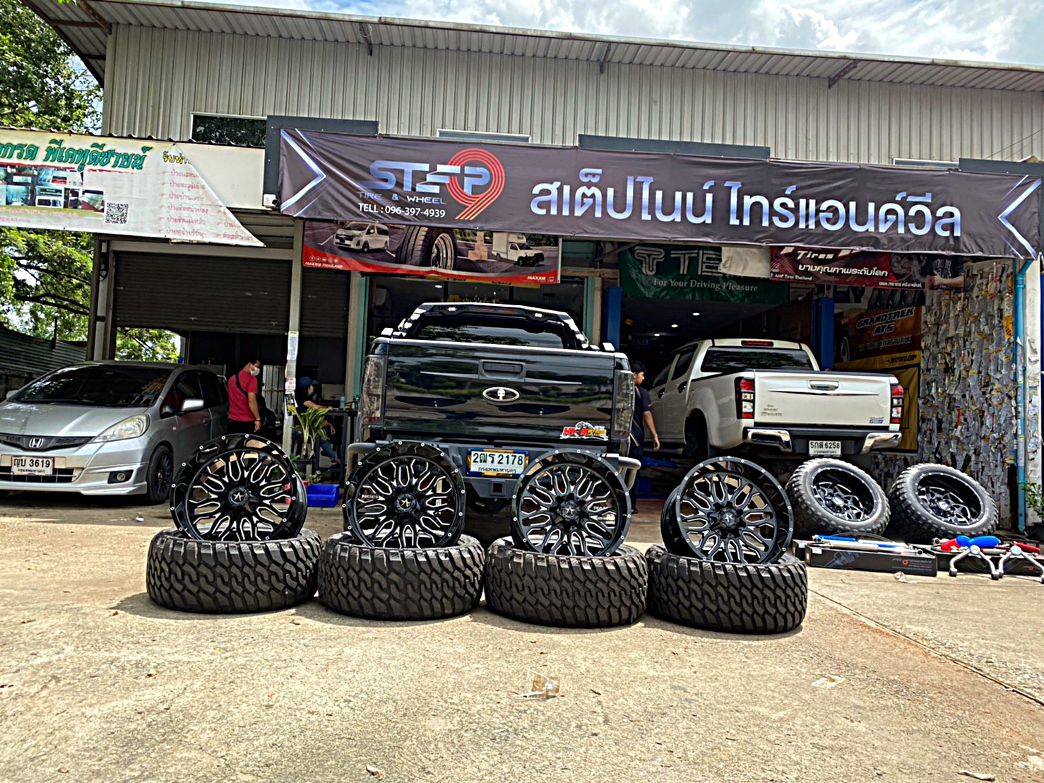 FORD RANGER จัดทรงเมกา ขอบ22 ที่ STEP9