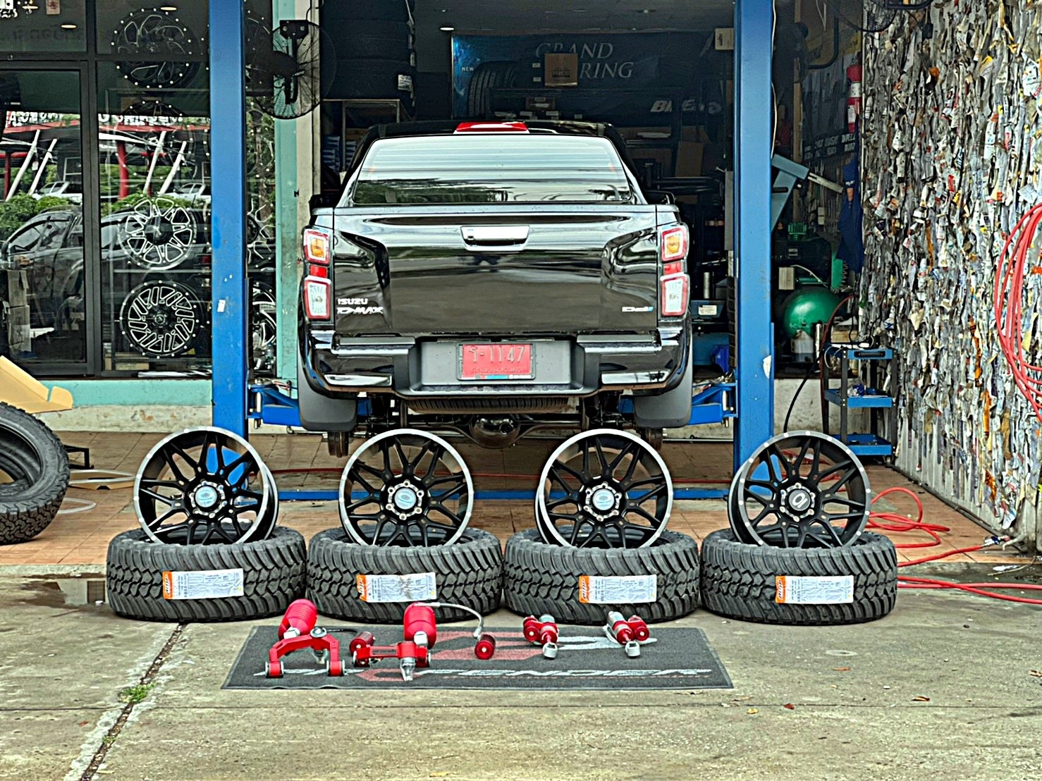 D-MAX 1.9 จัดทรงเมกา อย่างเทพ ที่ STEP9