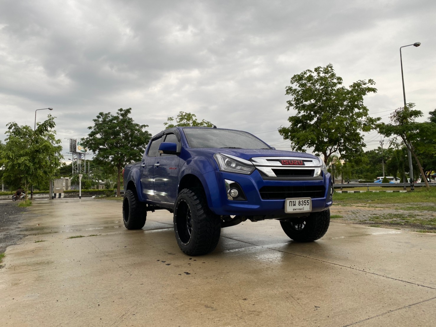 D-MAX มาจากสุพรรณบุรี จัดทรงเมกาที่ STEP9