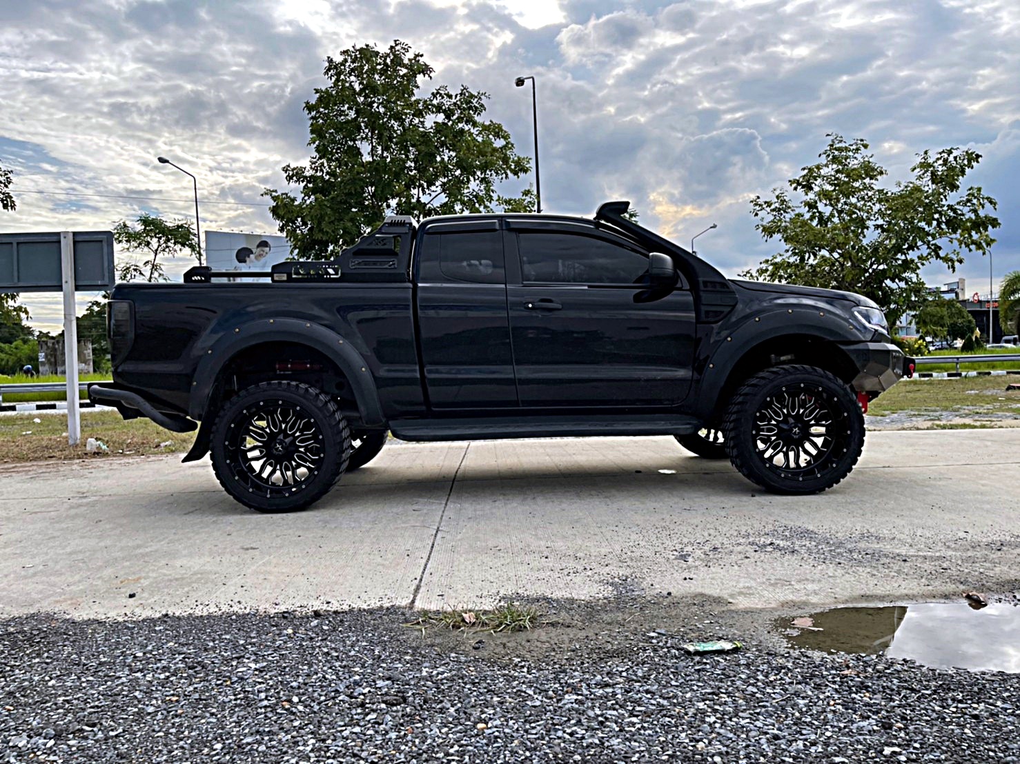 FORD RANGER จัดทรงเมกา ขอบ22 ที่ STEP9