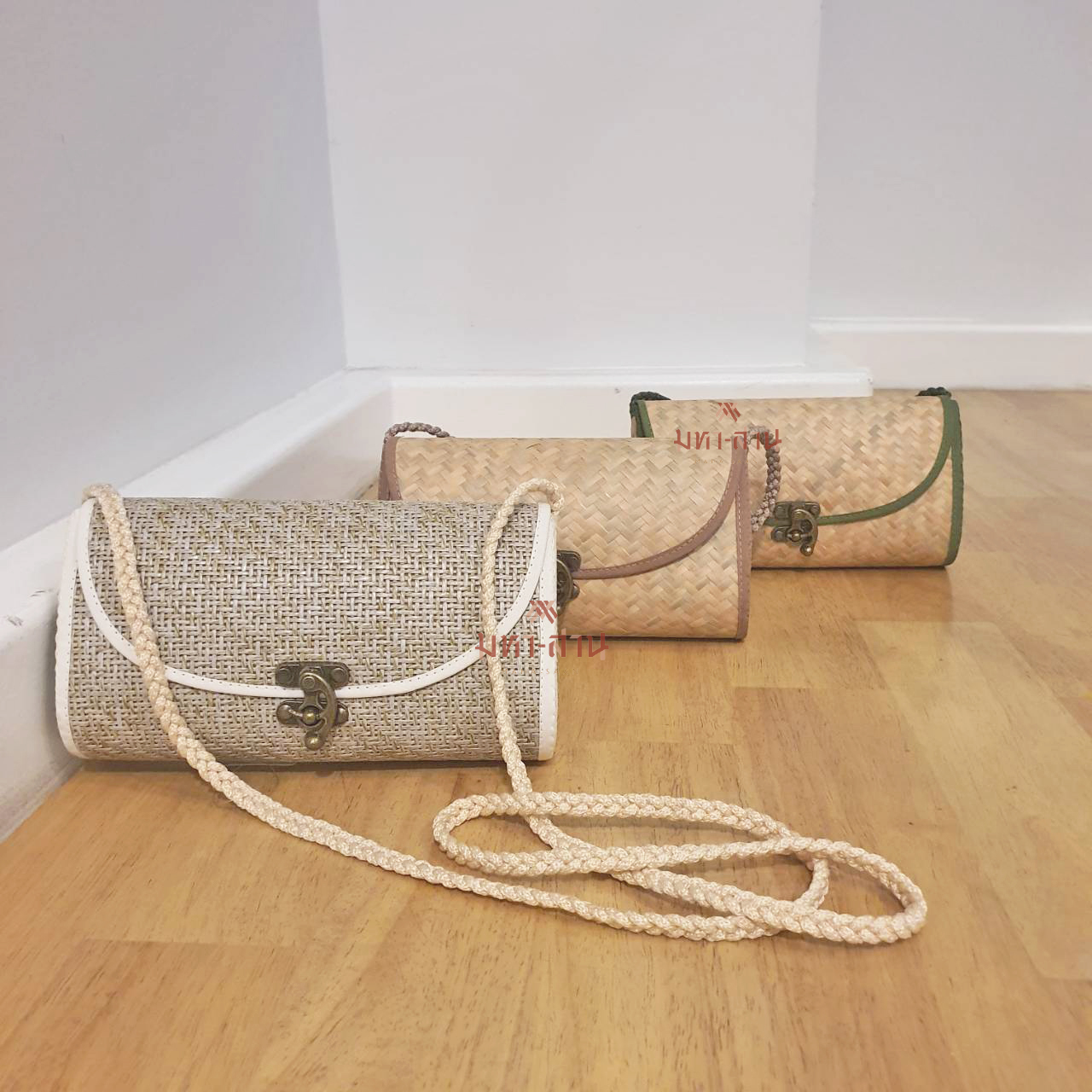 กระเป๋าสานสะพาย มินิมอล คละสี คละแบบ