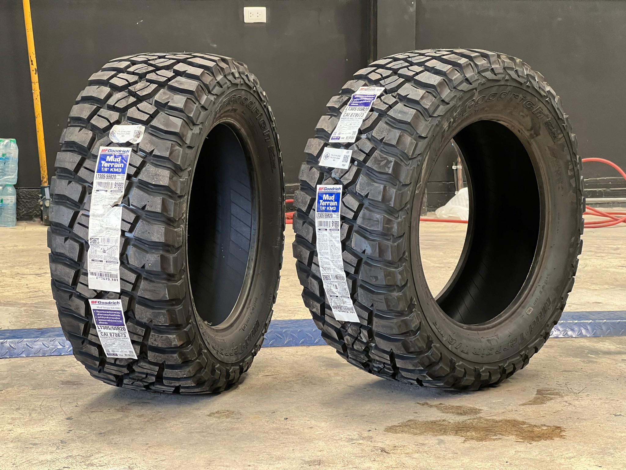 ยางใหม่ BF GOODRICH KM3 305/55-20 ราคาถูกที่ STEP9