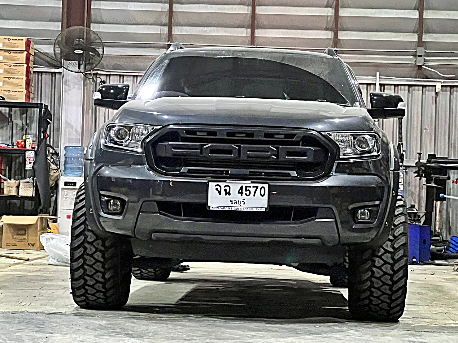 FORD RANGER แต่งทรงเมกาที่ STEP9