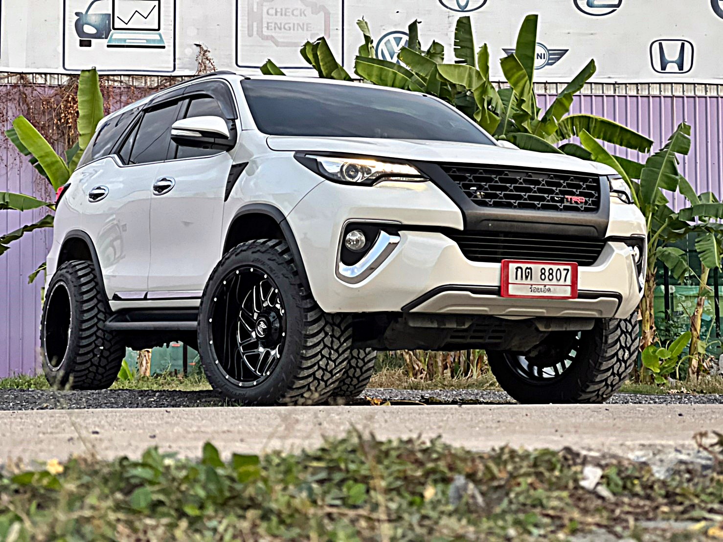 FORTUNER ทรงเมกา ล้อขอบ20 ที่ STEP9