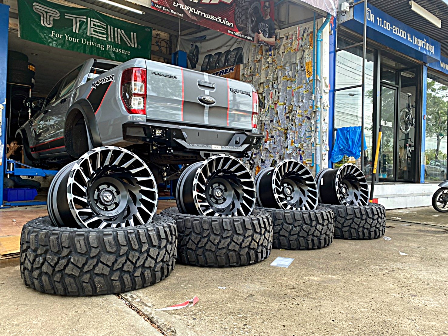 FORD RAPTOR โคตรหล่อที่ STEP9