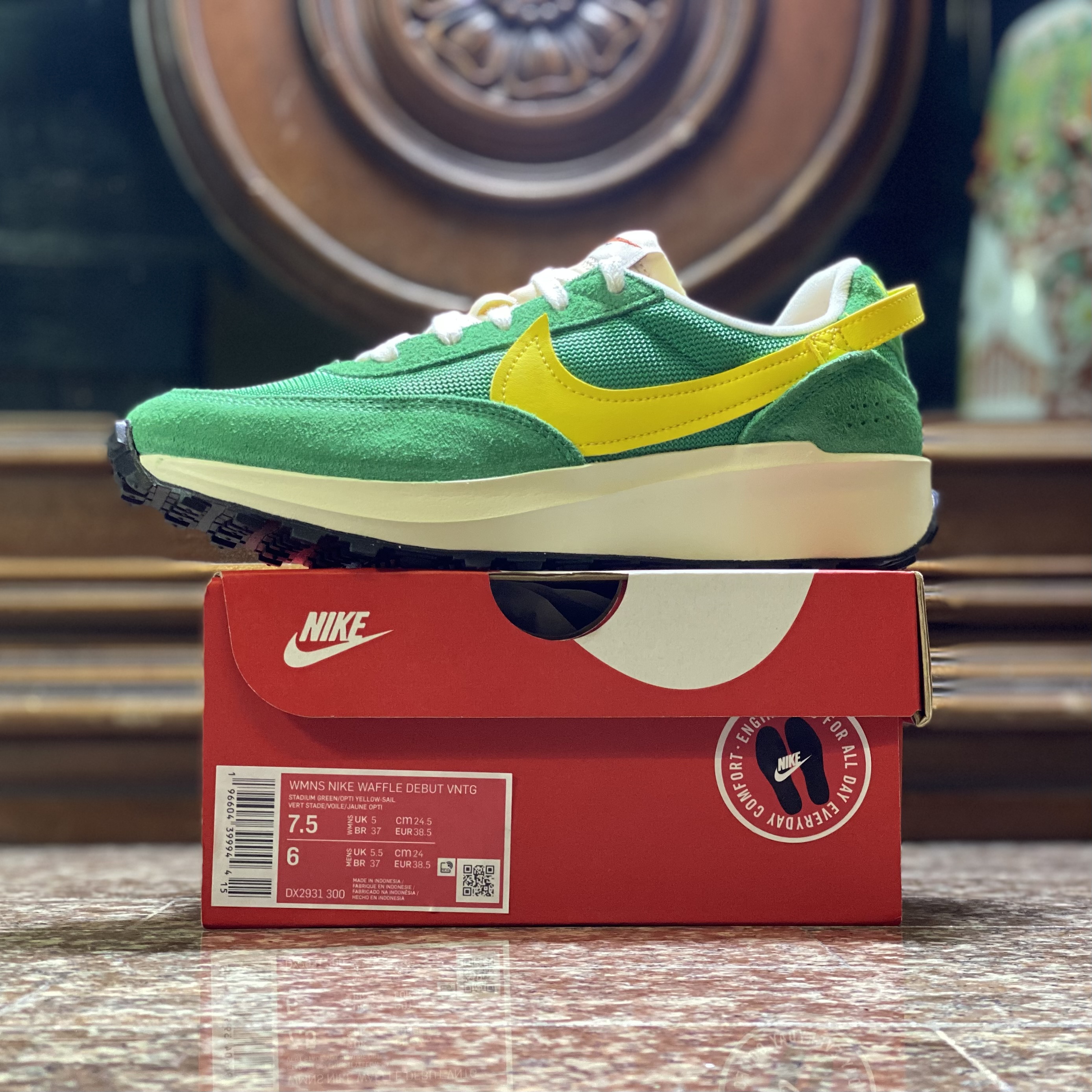 รองเท้า Nike Waffle Debut VNTG (W7.5US)