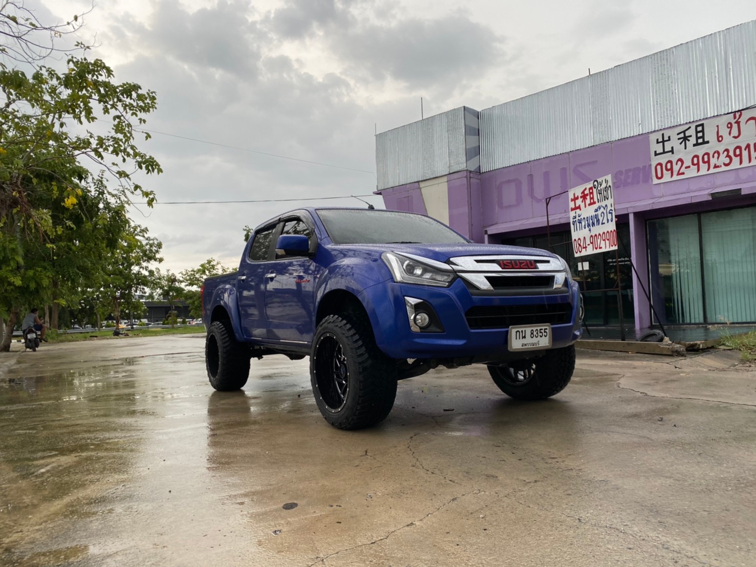 D-MAX มาจากสุพรรณบุรี จัดทรงเมกาที่ STEP9