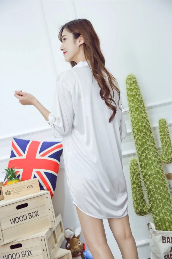 ชุดนอนเดรสเชิ้ต