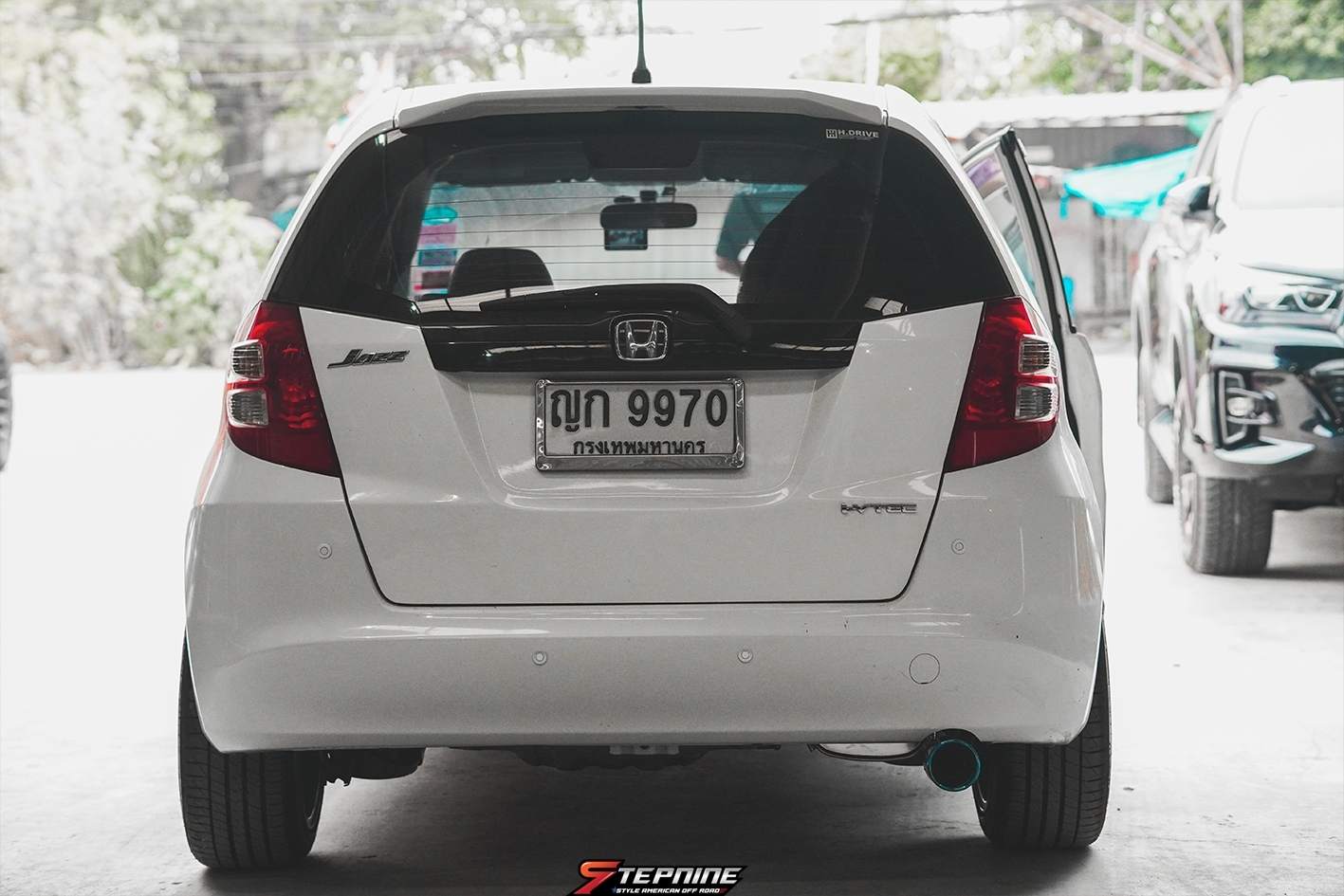 ท่อ HKS ปลายไทเทเนียม ของแท้จากญี่ปุ่น ใส่ JAZZ รหัส ZH002 ที่ STEP9