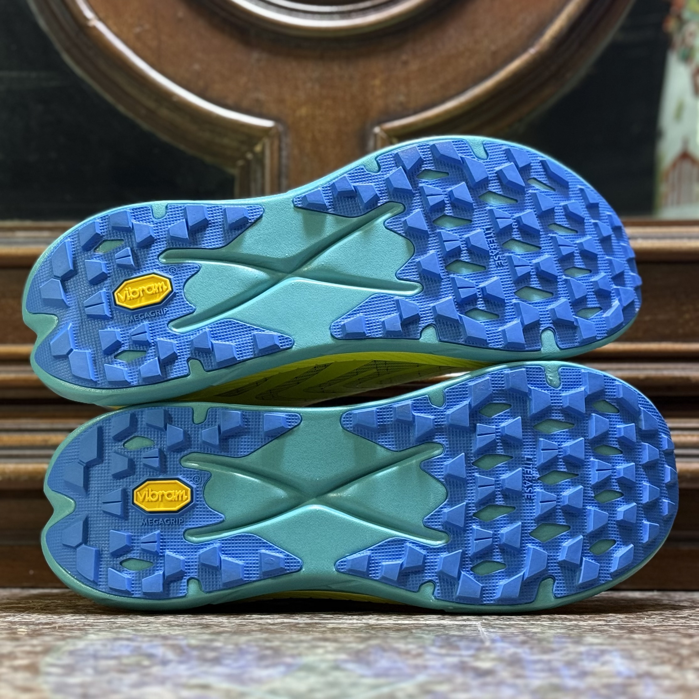 รองเท้าวิ่งเทรล HOKA Carbon Tecton X 2 (M9US)