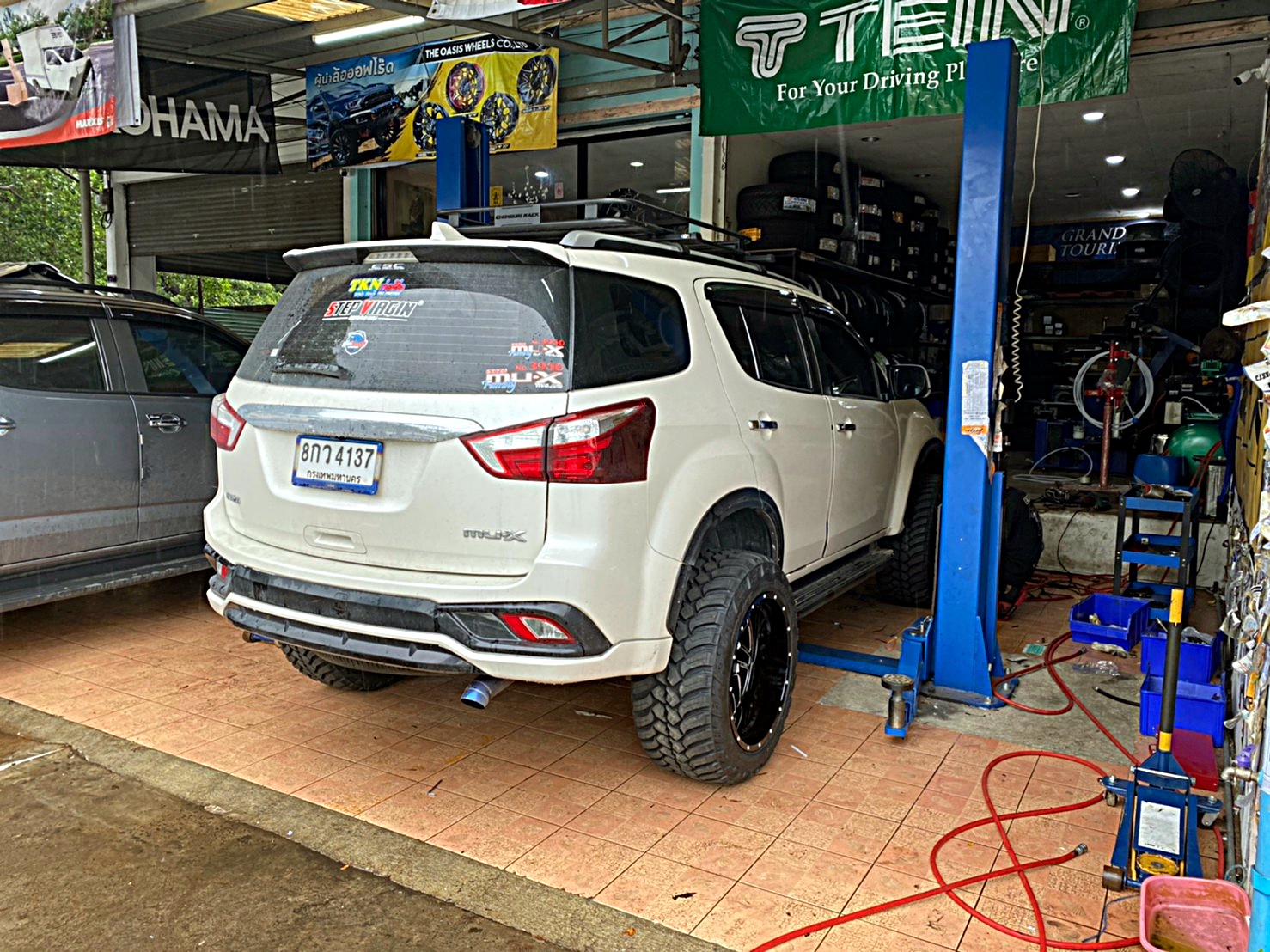 MU-X ทรงเมกา หล่อที่ STEP9