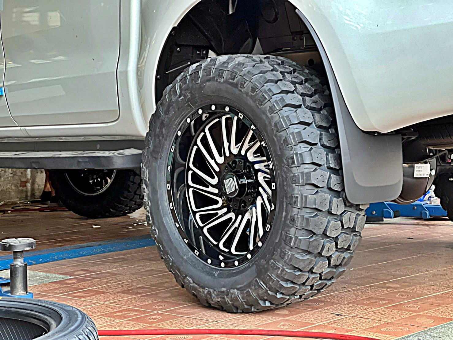 AMERICAN_WARRIOR FORD ทรงเมกา