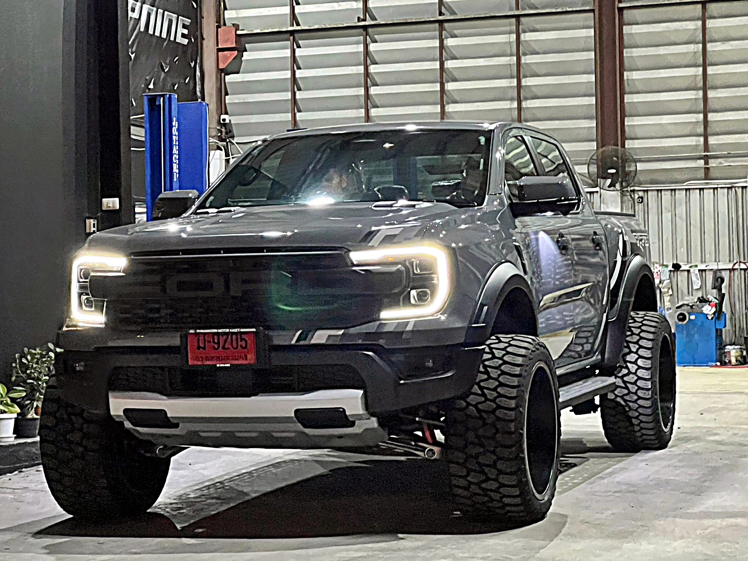 ส่งงาน RAPTOR V6 หล่อจบ ที่ Step9 ล้อแท้ HOSTILE H113