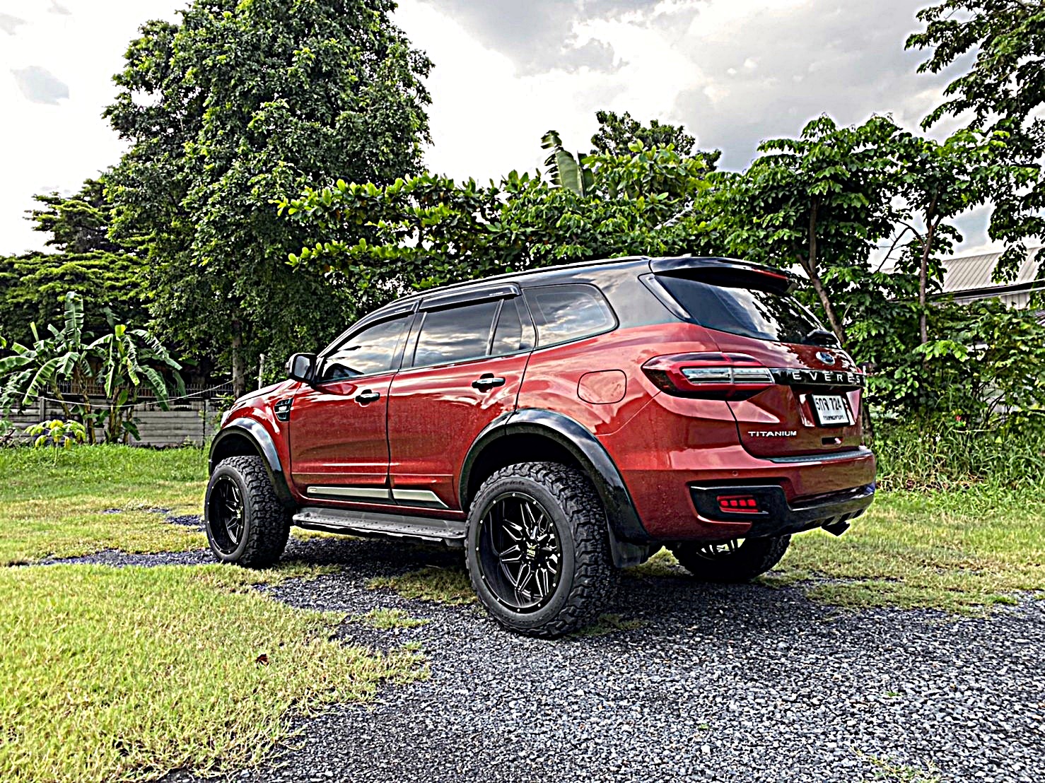 FORD EVEREST จัดทรงเมกาที่ STEP9
