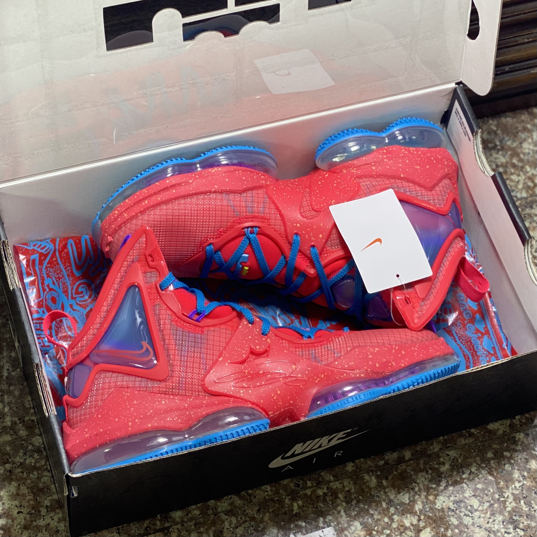 รองเท้าบาส Nike LeBron XIX ‘BRED’ (M9US)