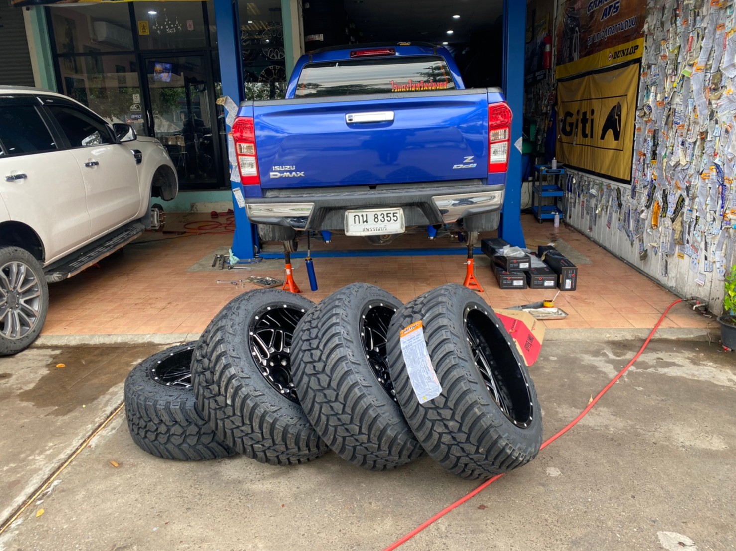 D-MAX มาจากสุพรรณบุรี จัดทรงเมกาที่ STEP9