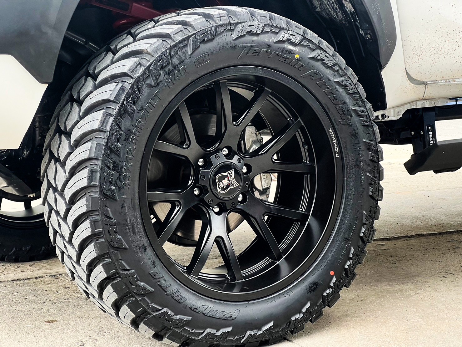 REVO ป้ายแดง จองคิวมาจากจันทบุรี เจ้าของเพจสวนทุเรียน ทะเลจันท์ งบ 210,000 บาท