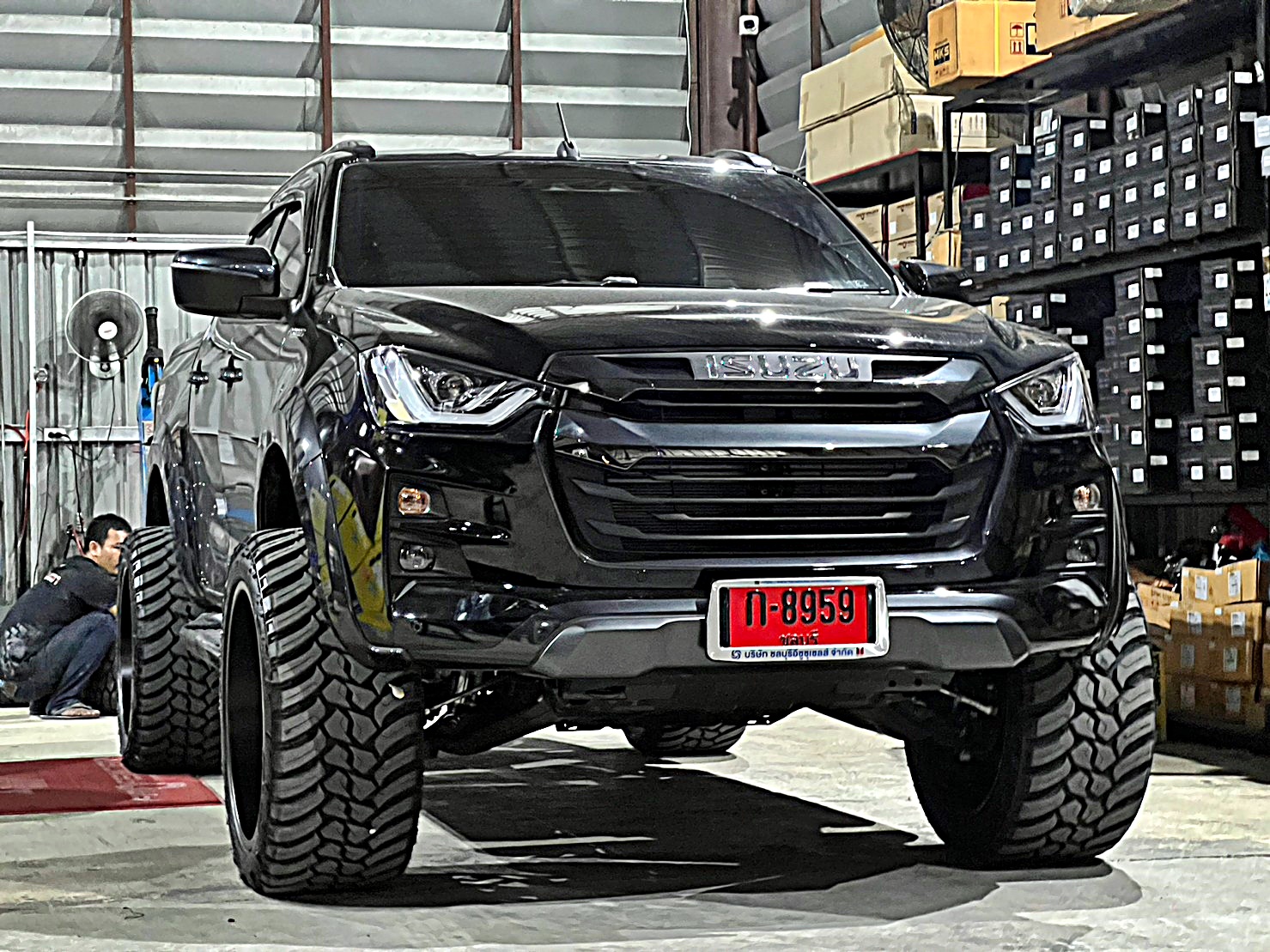 D-MAX ทรงเมกา จัดล้อแท้ HOSTILE ที่ STEP9