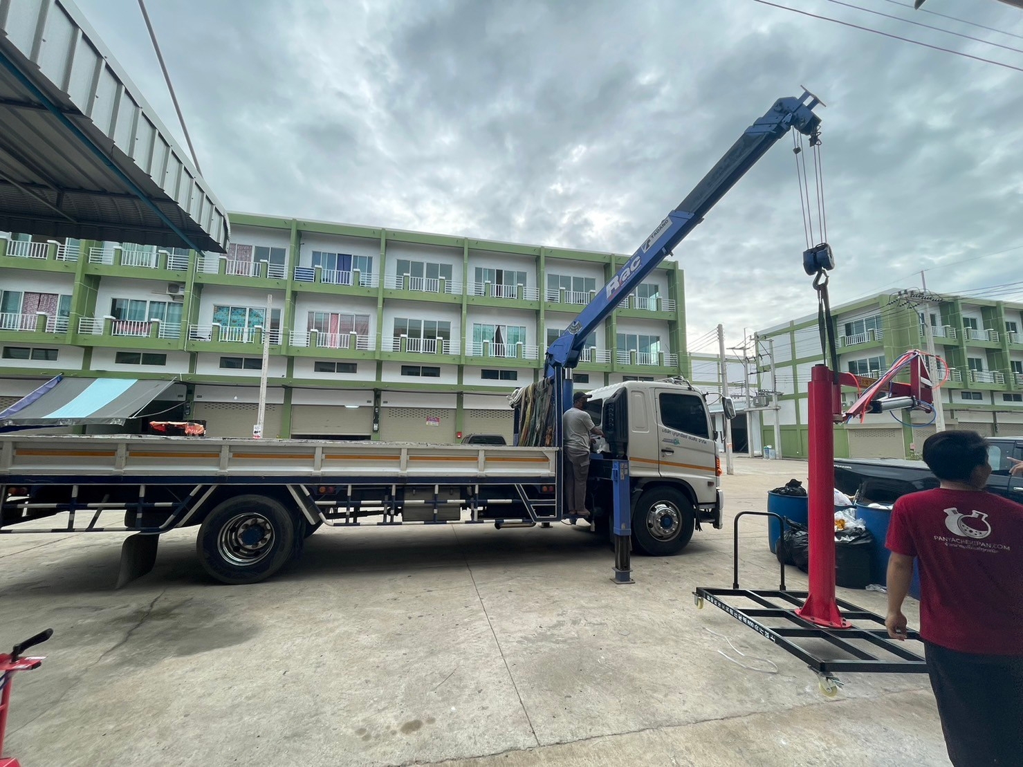 16906 เครื่องจับขับเคลื่อนด้วยลม ช่วยจับถุงปูน ถุงกระสอบ ถุงทราย ช่วยย้ายเข้าออกสะดวก ST-100