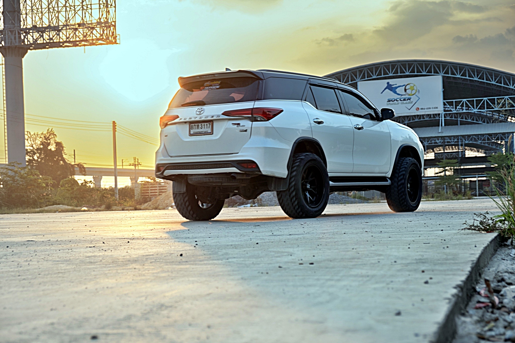 TOYOTA FORTUNER ทรงเมกาที่ STEP9