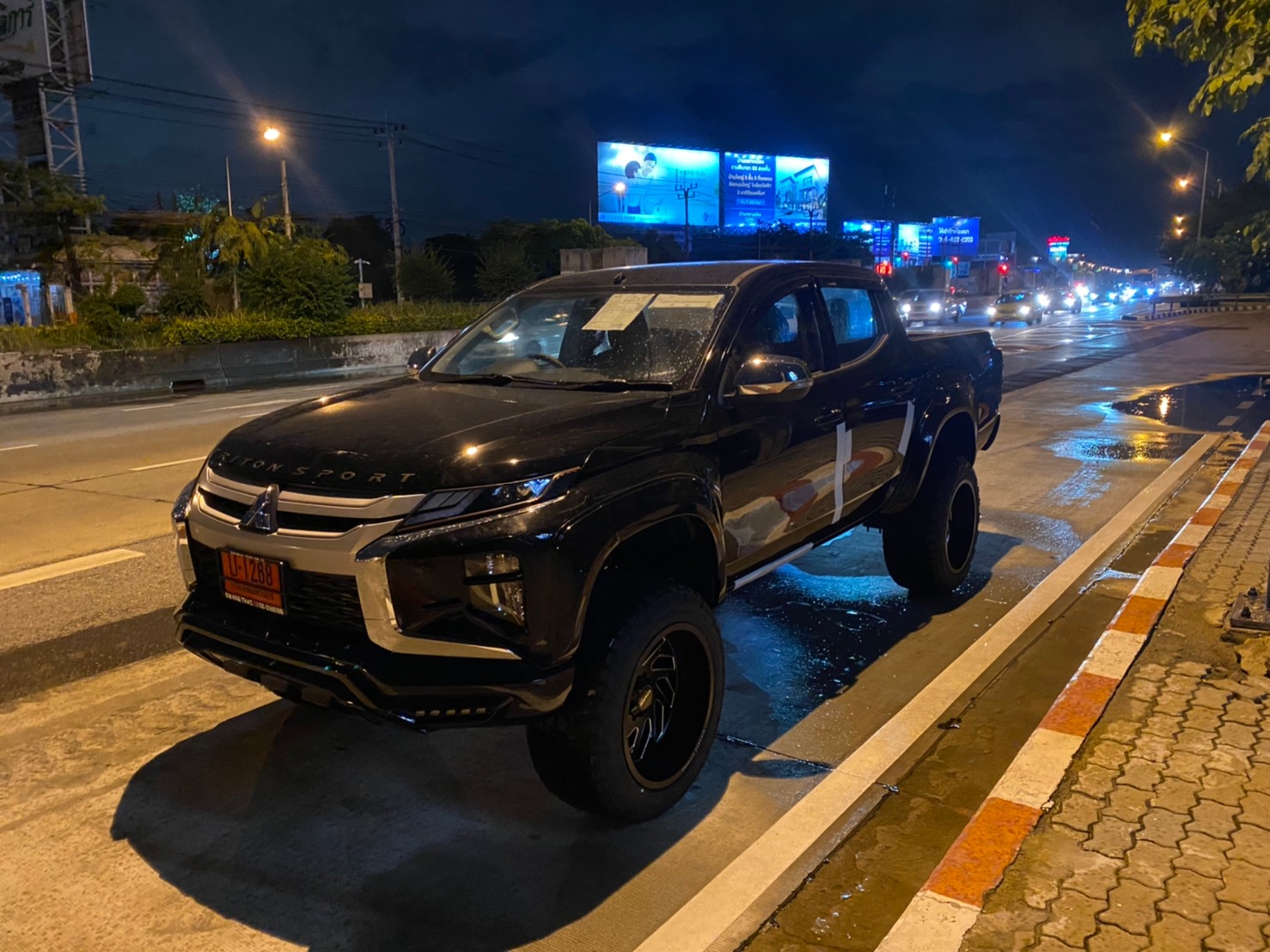 TRITON 4X4 จัดทรงเมกา