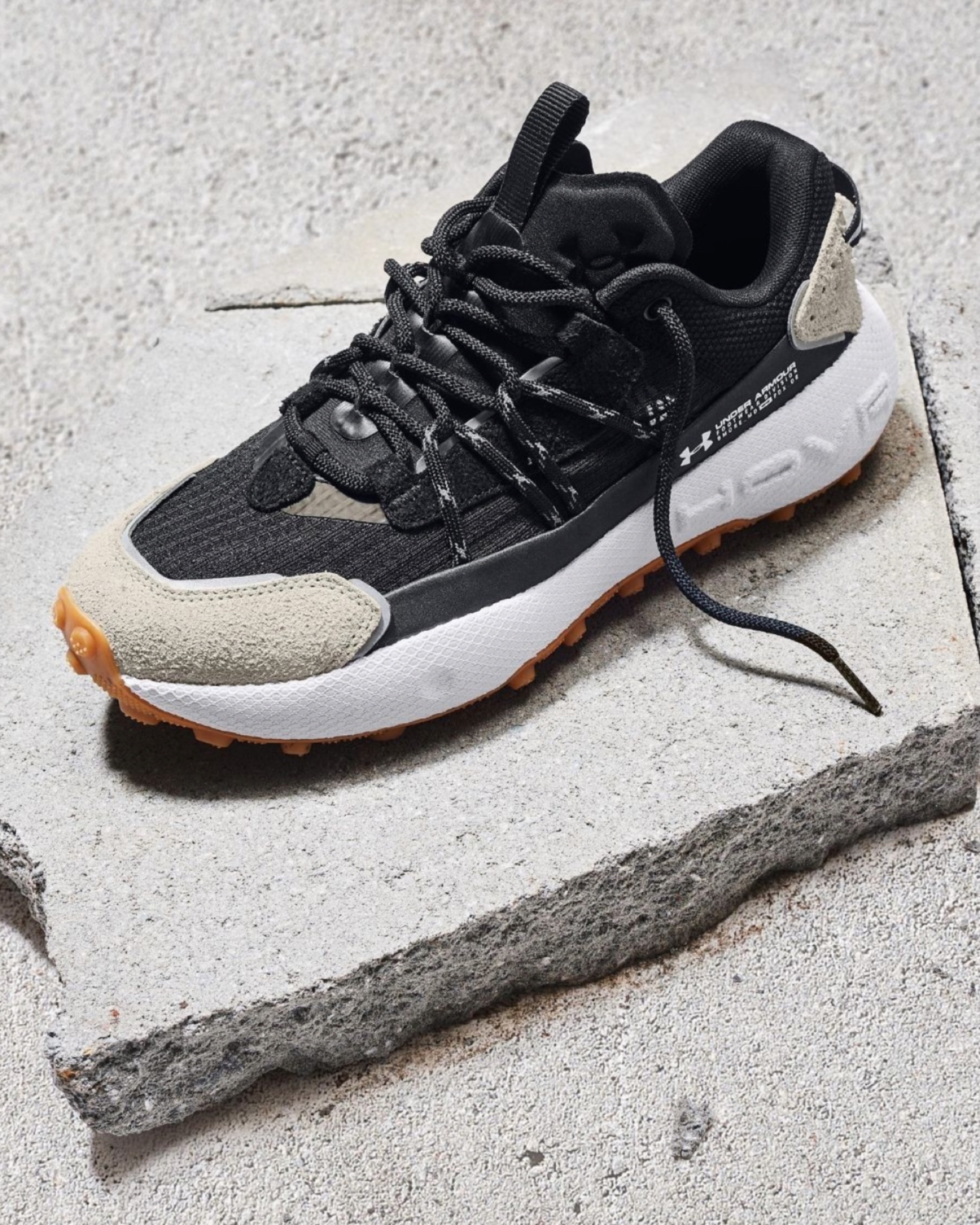 รองเท้าเดินป่า Under Armour Fat Tire Venture Pro (M8/9/9.5US)