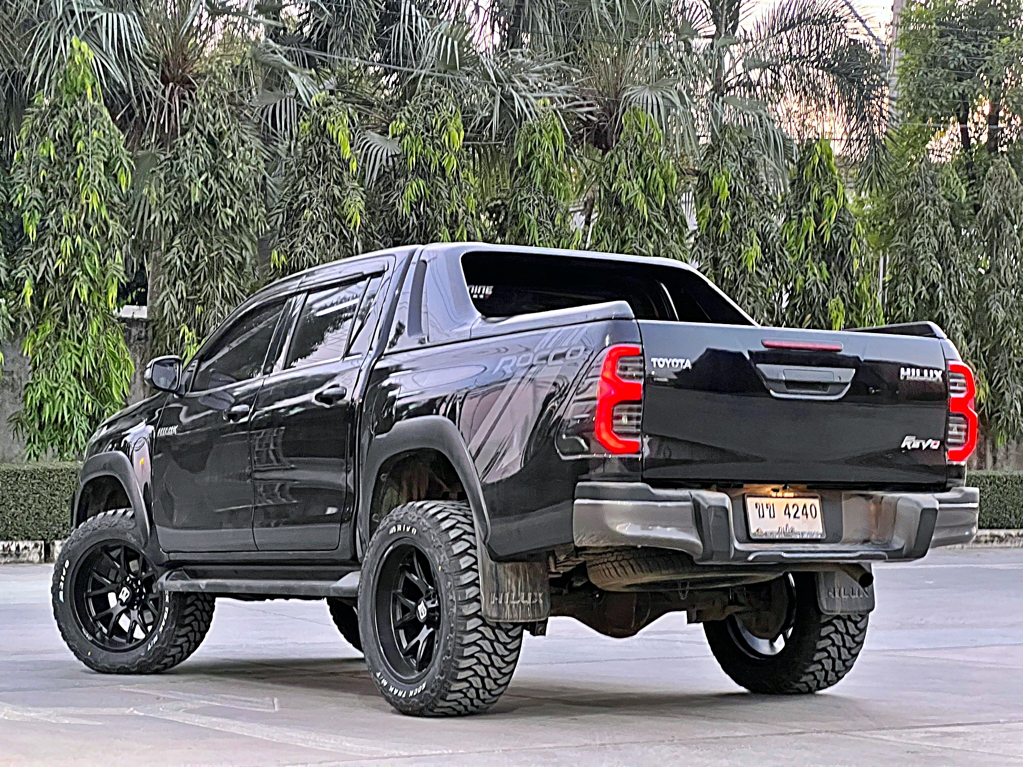 TOYOTA REVO ROCCO ทะเบียนภูเก็ต แต่งทรงเมกาที่ STEP9