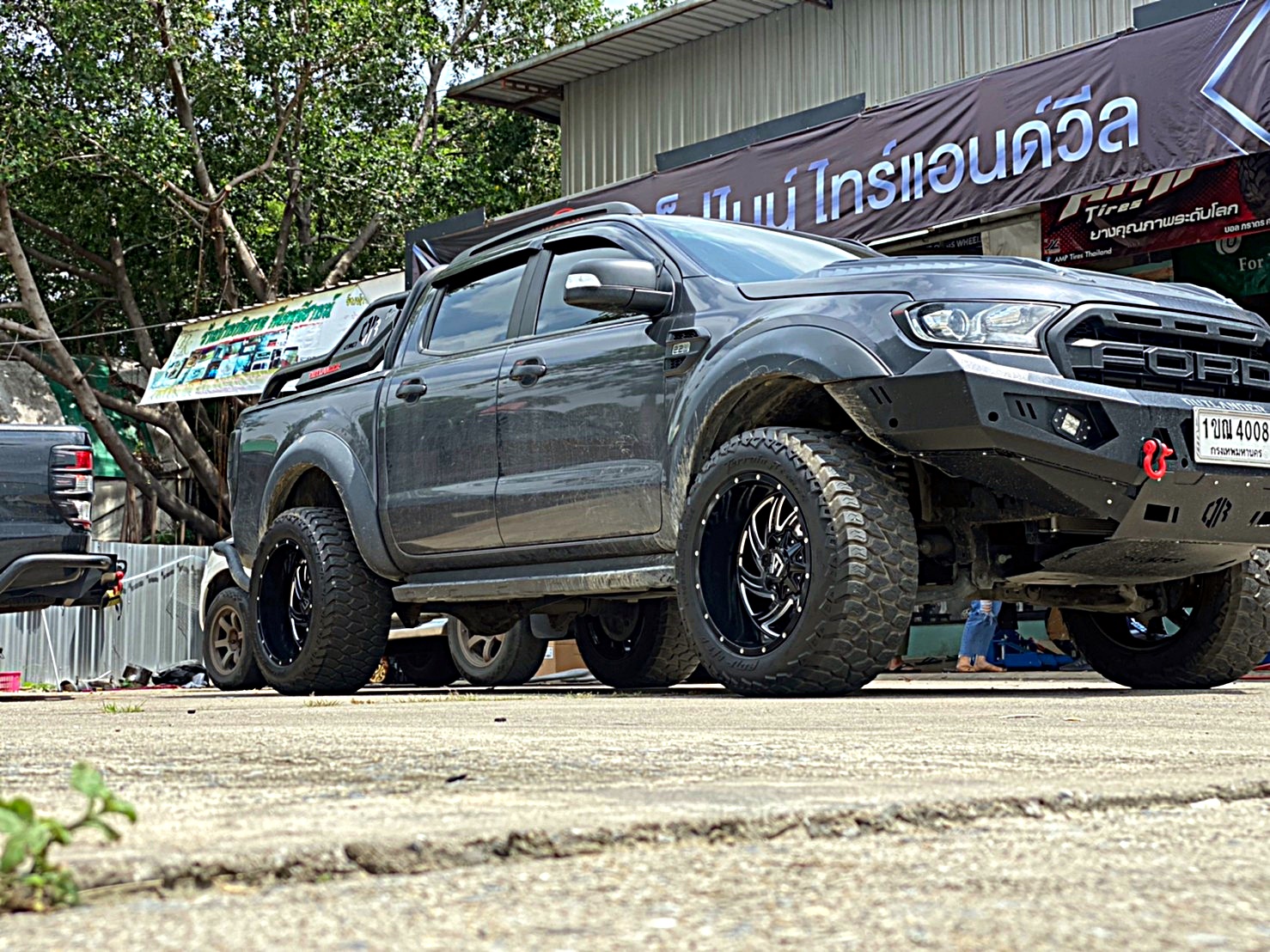 FORD จัดชุดใหม่ ทรงเมกาที่ STEP9