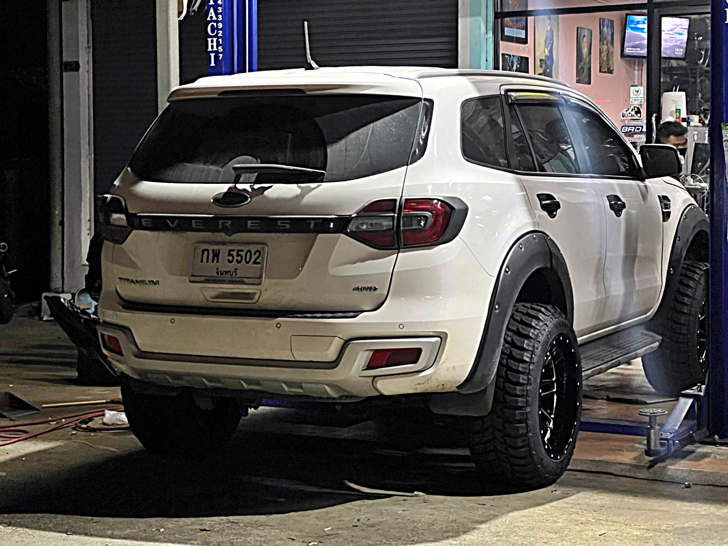 FORD_EVEREST_จันทบุรี จัดทรงเมกาที่ STEP9