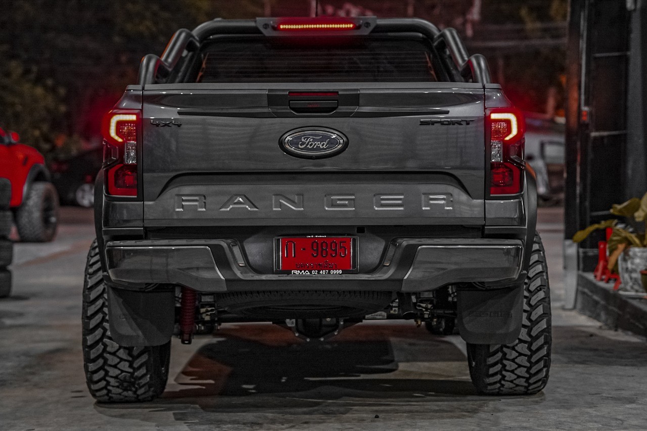 FORD RANGER NEXTGEN แต่งทรงเมกาที่STEP9