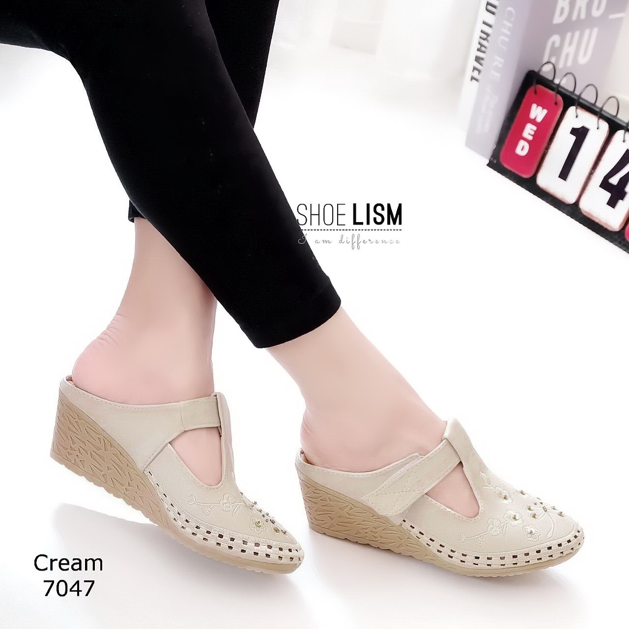 รองเท้าสไตล์โลเฟอร์เปิดส้น