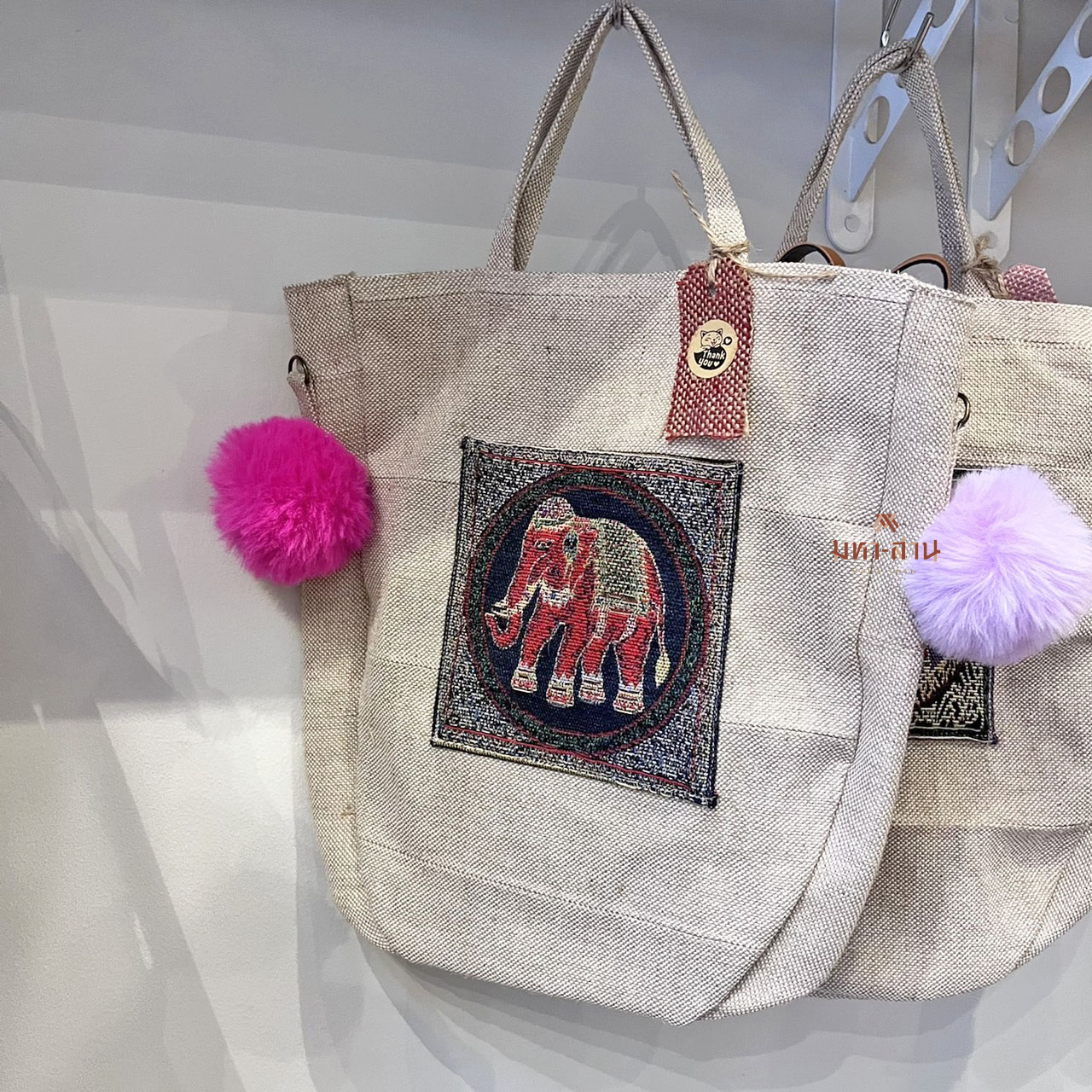 กระเป๋าช้างไทย สะพายข้าง สายหนัง แต่งปอม 👜