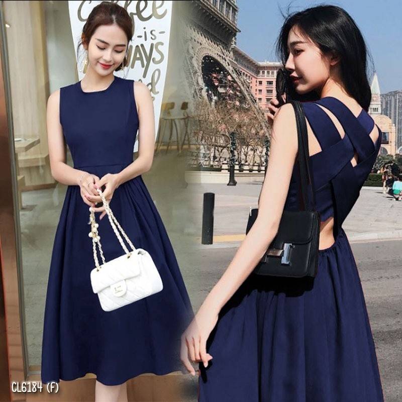 เดรสแขนกุด แต่งสายไขว้ด้านหลัง