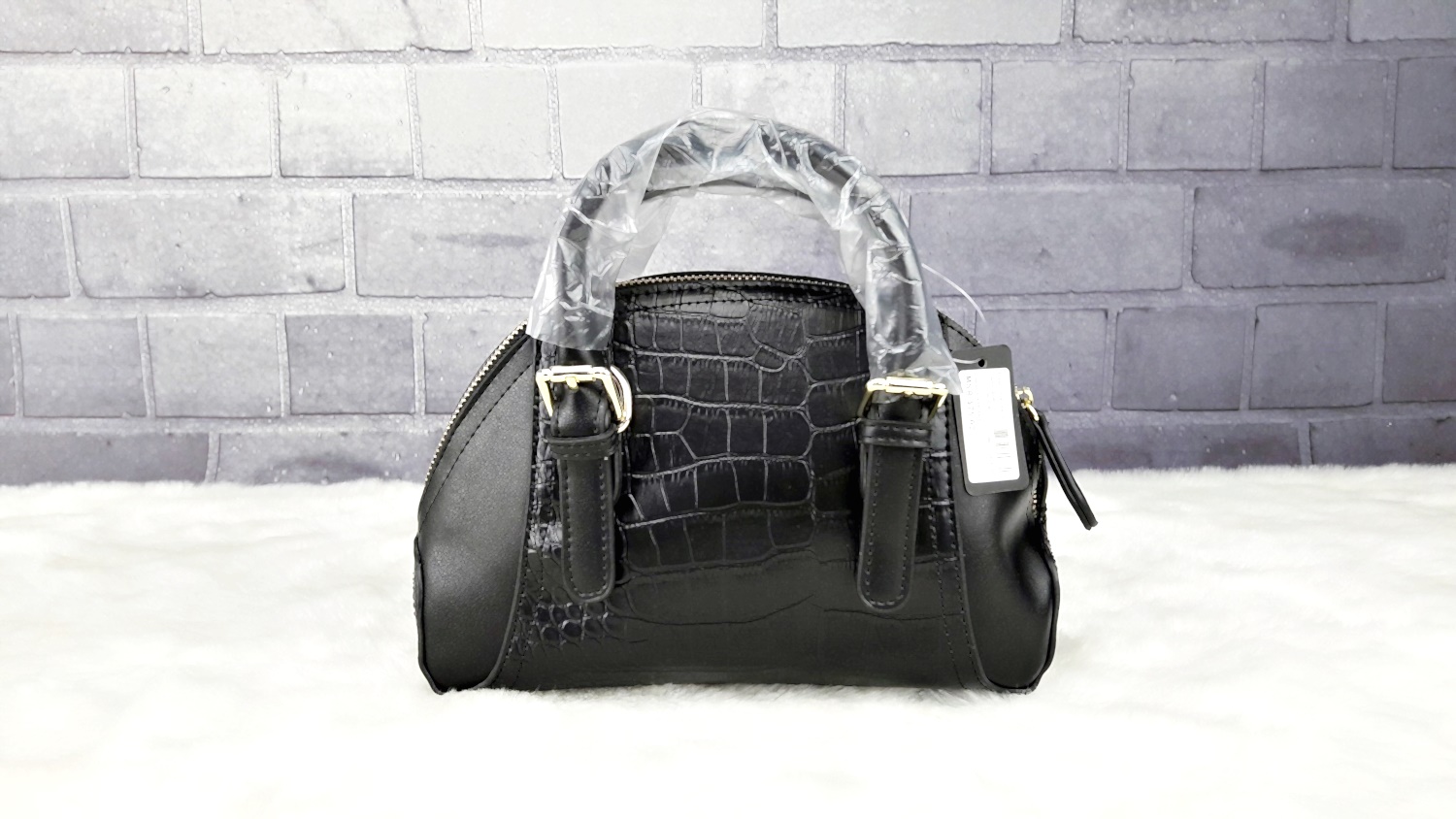 กระเป๋าถือ สะพาย GUESS