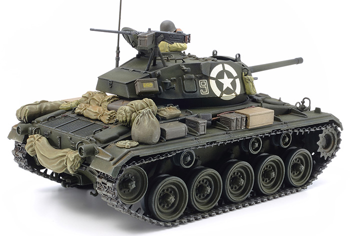 1/35 U.S. Light Tank M24 Chaffee