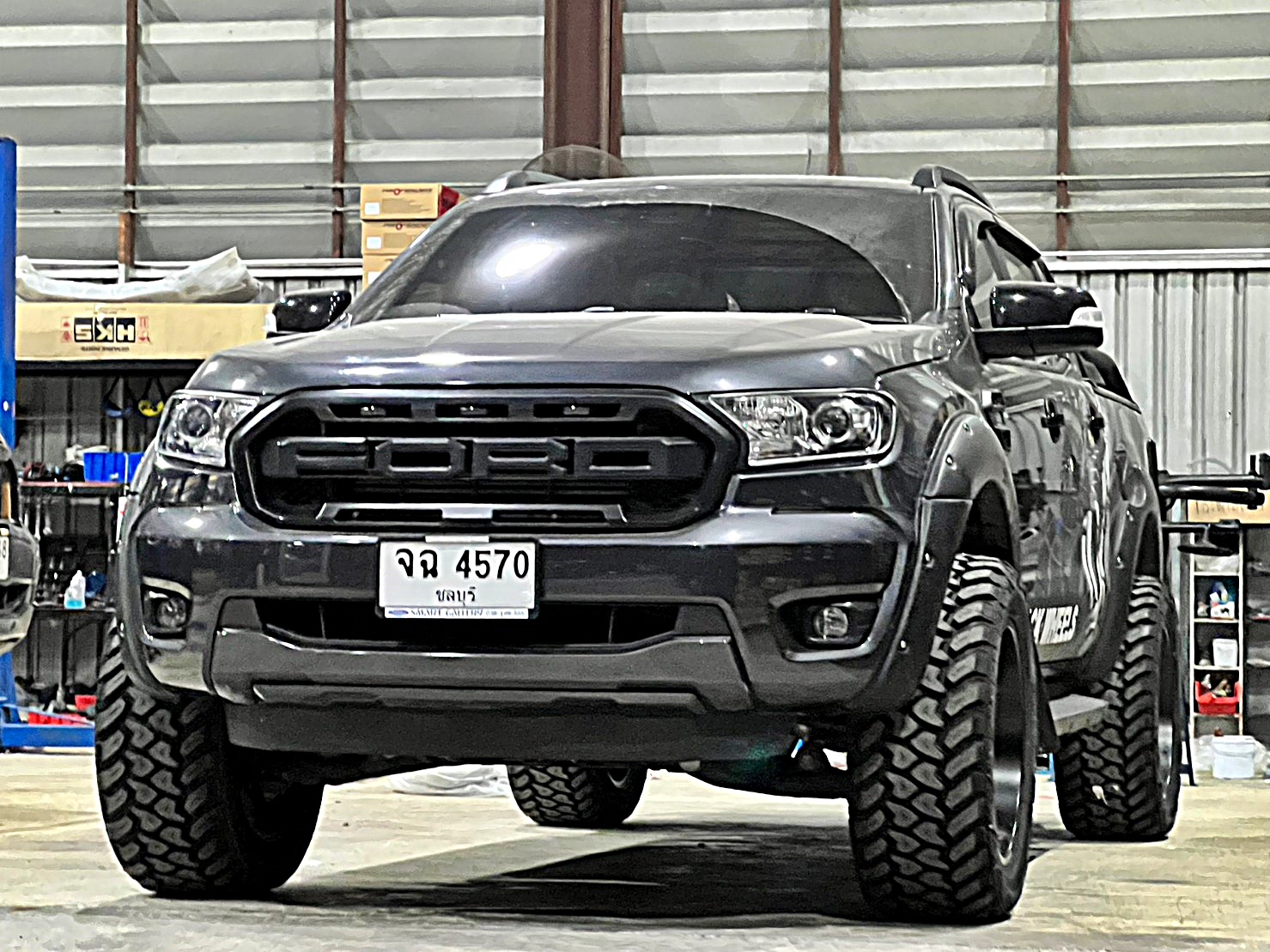 FORD RANGER แต่งทรงเมกาที่ STEP9
