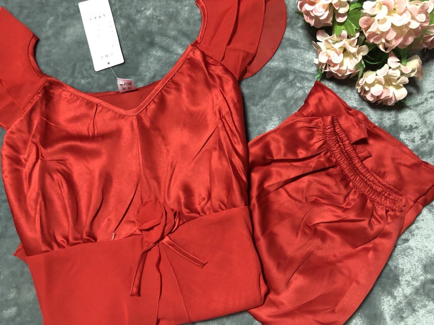 ชุดนอน set เสื้อสายเดี่ยวแต่งระบายกับกางเกง