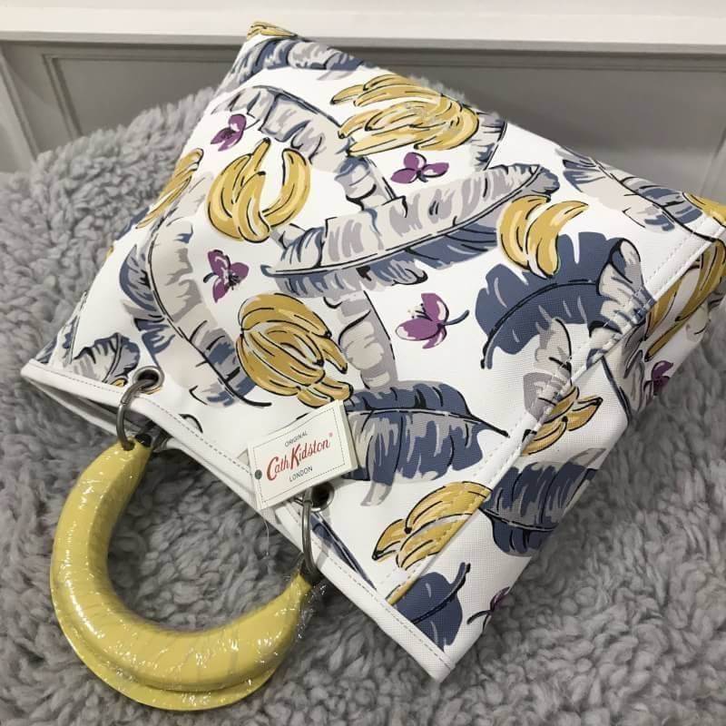 กระเป๋าถือ cath kidston ลายกล้วย