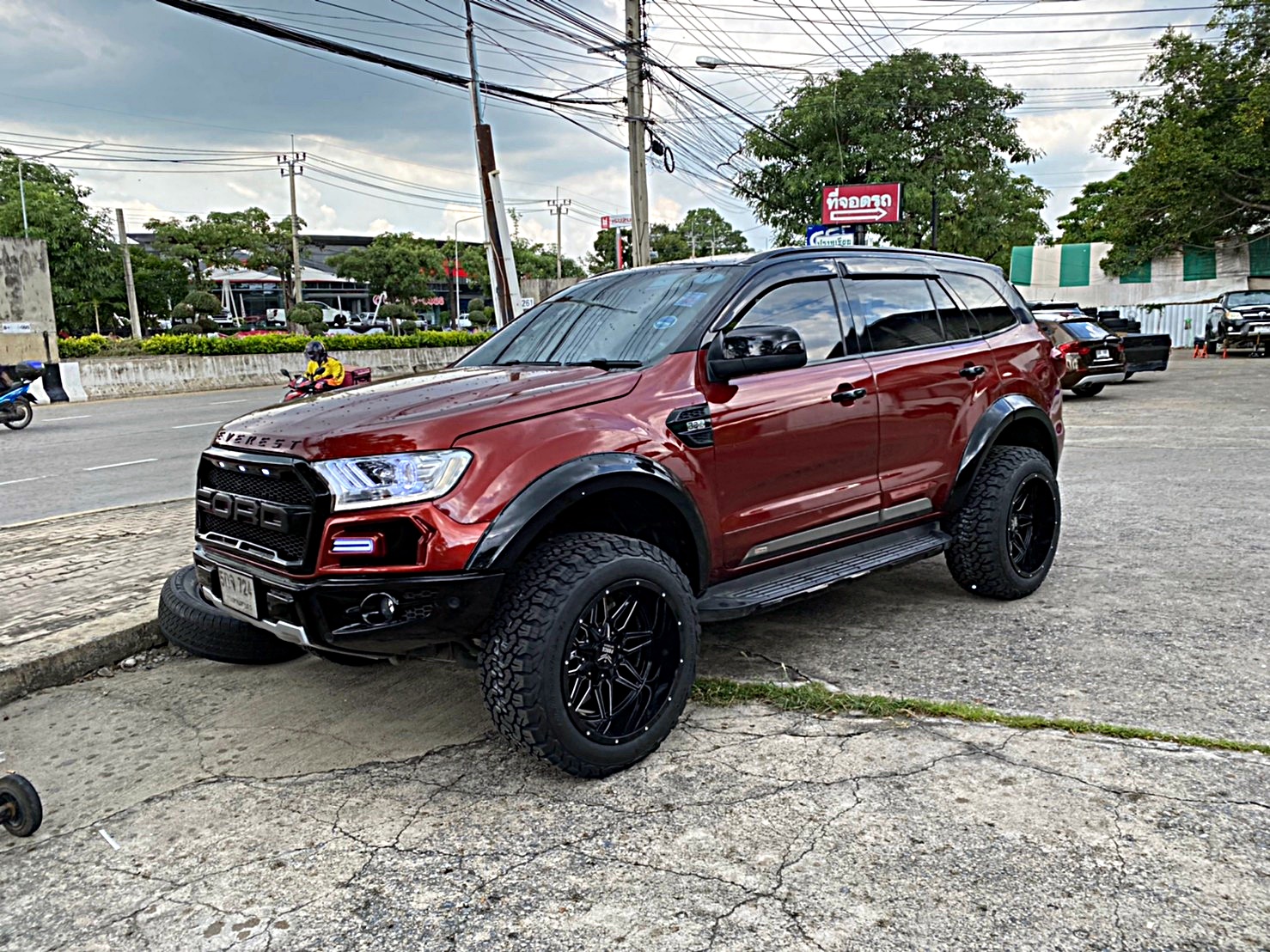 FORD EVEREST จัดทรงเมกาที่ STEP9