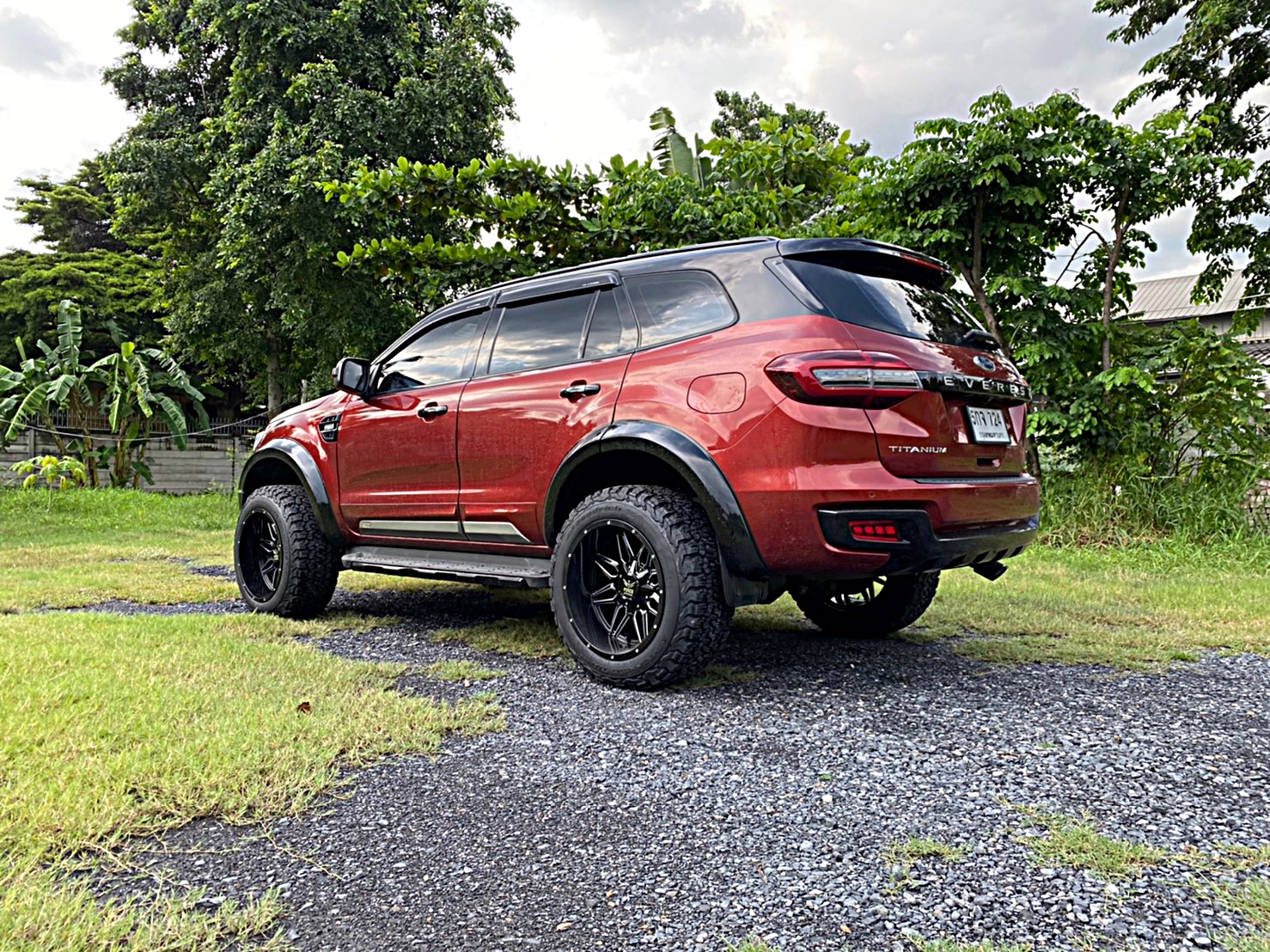 FORD EVEREST จัดทรงเมกาที่ STEP9