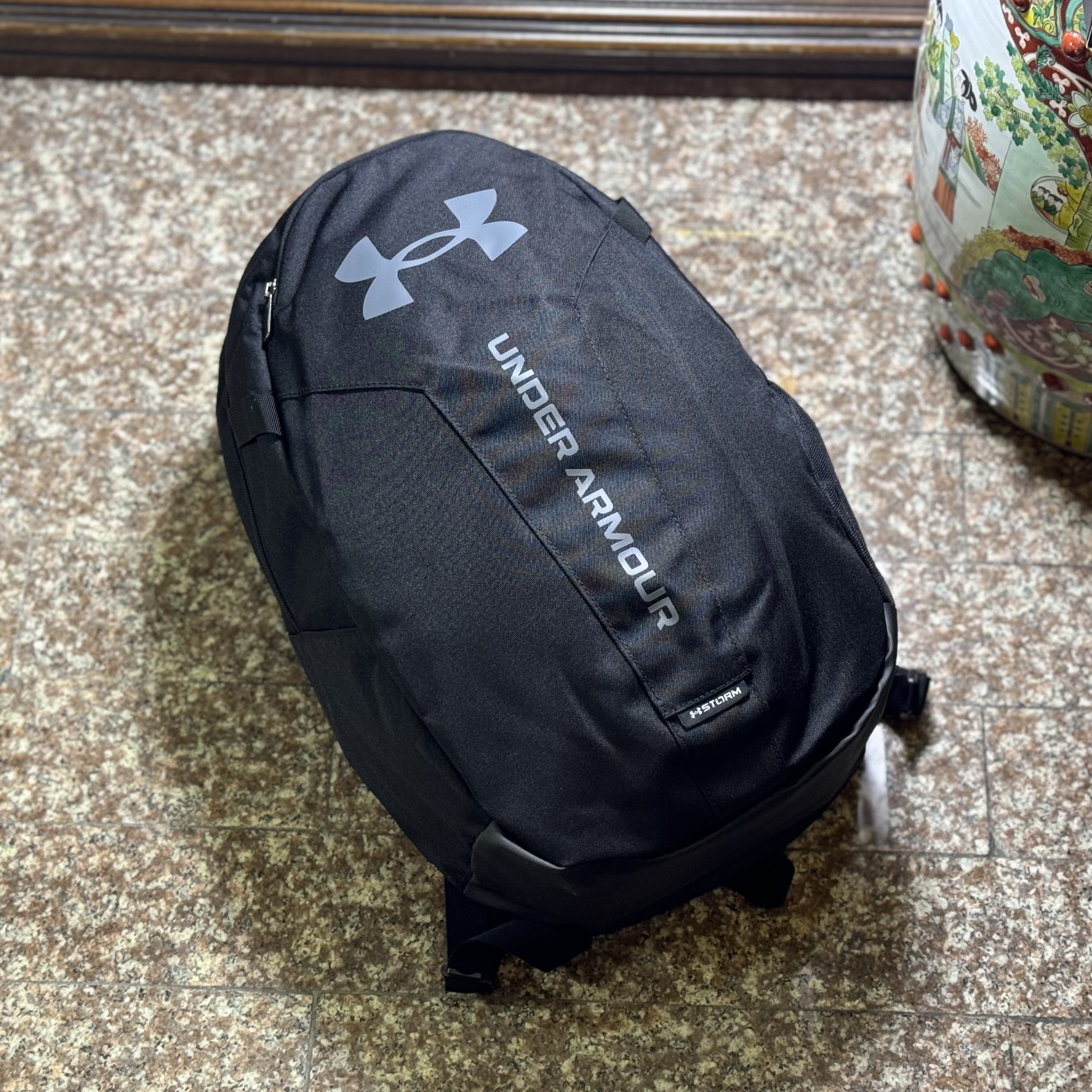 กระเป๋า Under Armour Hustle Lite BackPack ‘BLACK’ (26.5L)