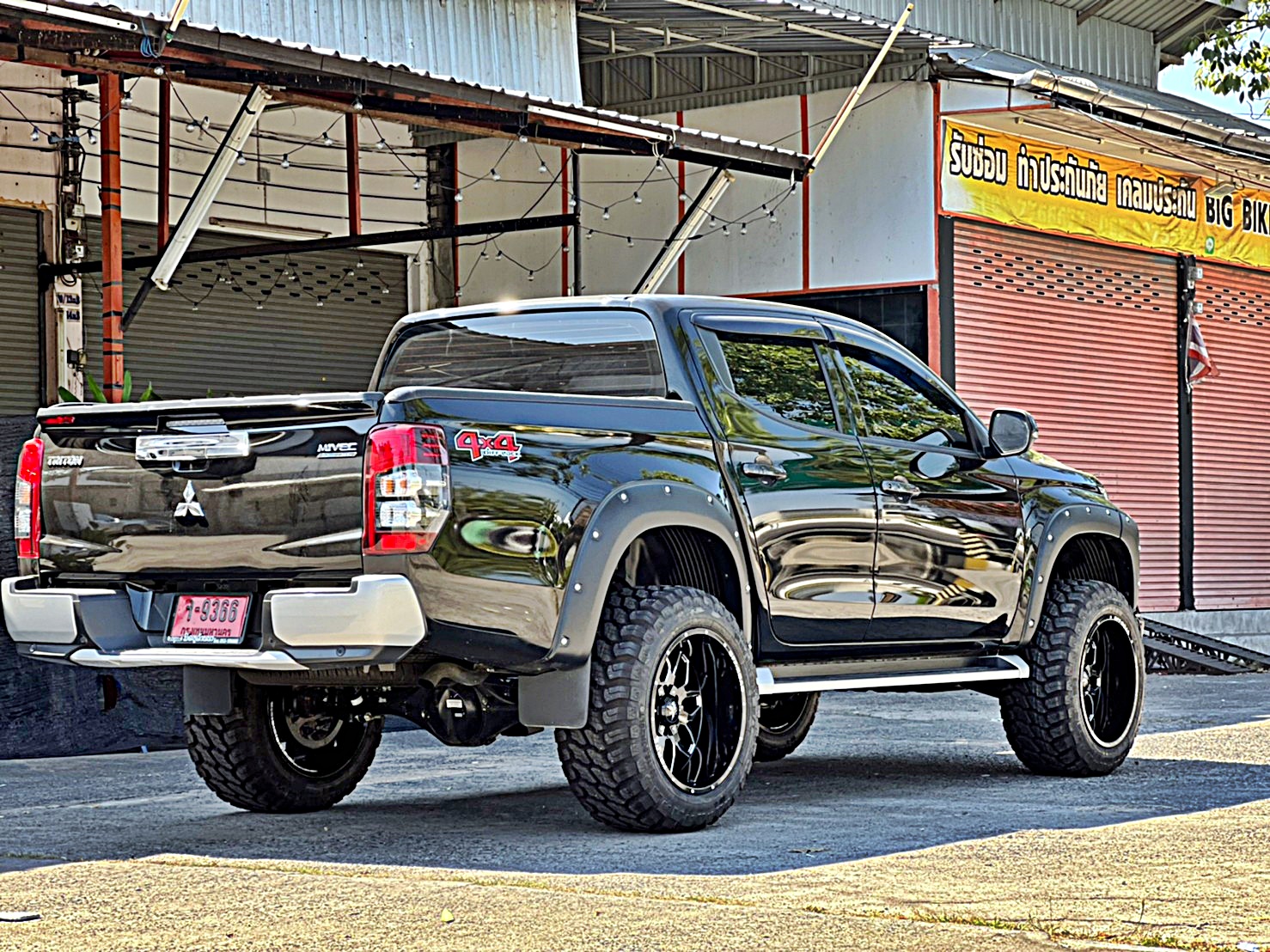 TRITON ทรงเมกา ล้อ FORCE ที่ STEP9