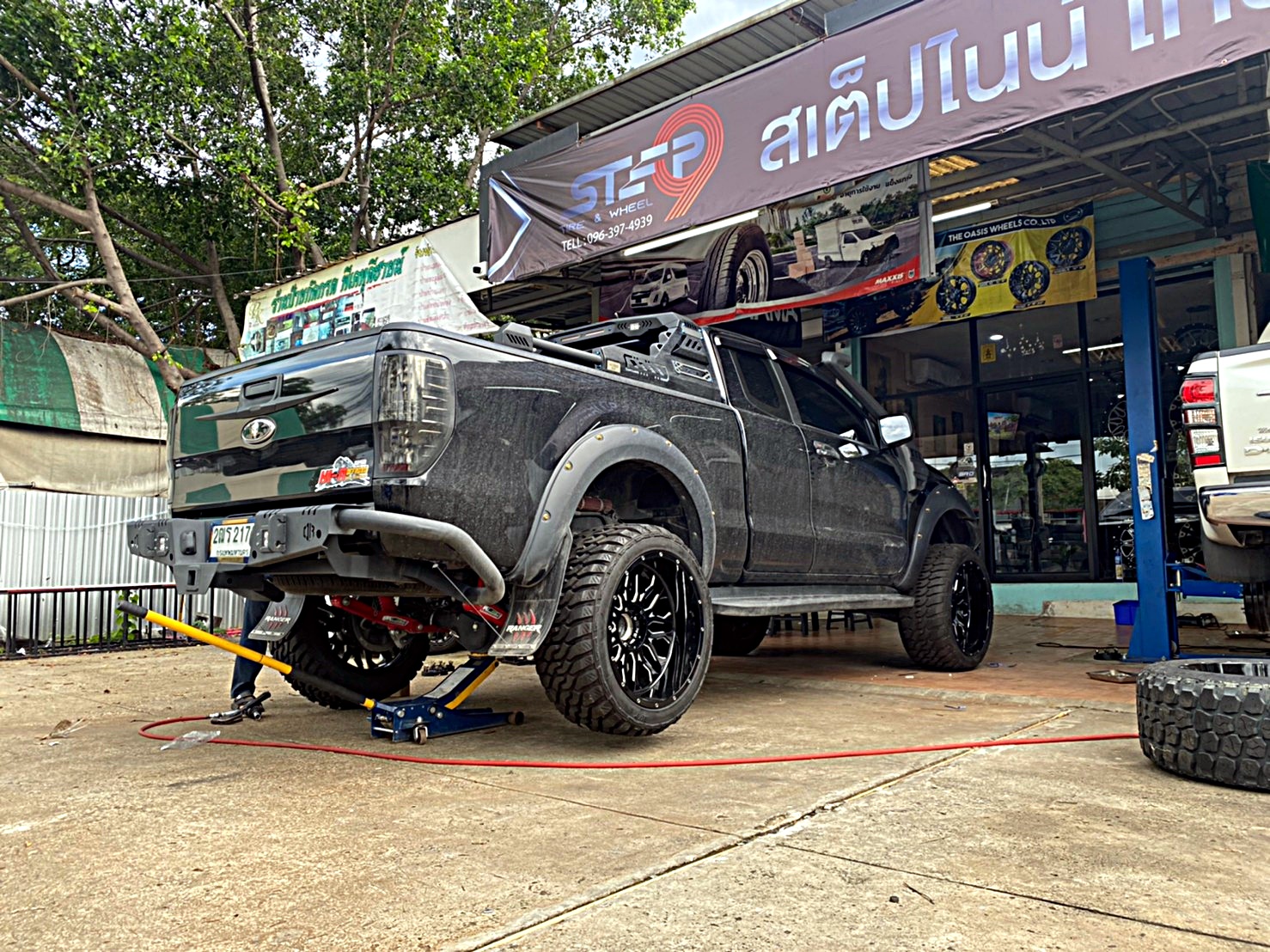 FORD RANGER จัดทรงเมกา ขอบ22 ที่ STEP9